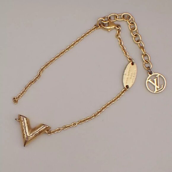 LOUIS VUITTON LV Logo Essential V Bracelet Gold-Plated Italy M61084 - Picture 1 of 13
